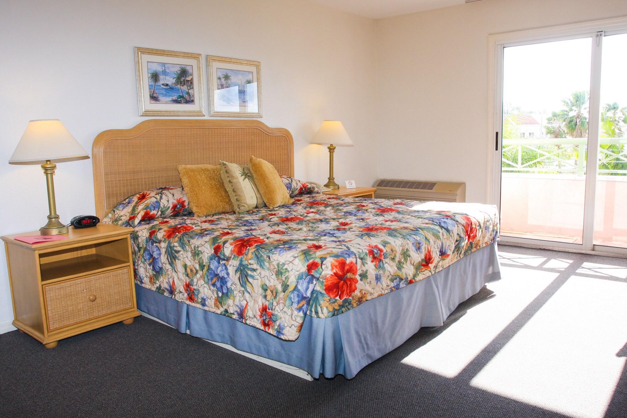 Castaways Resort And Suites Фрийпорт Екстериор снимка