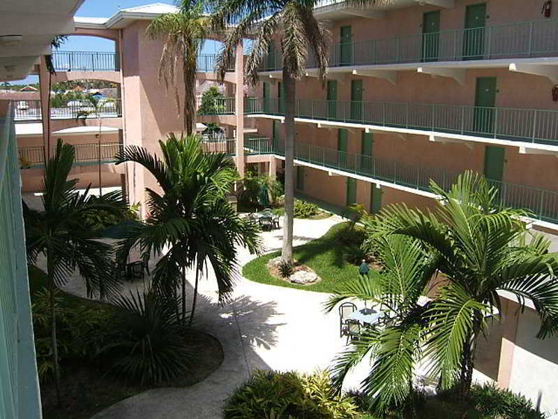 Castaways Resort And Suites Фрийпорт Екстериор снимка